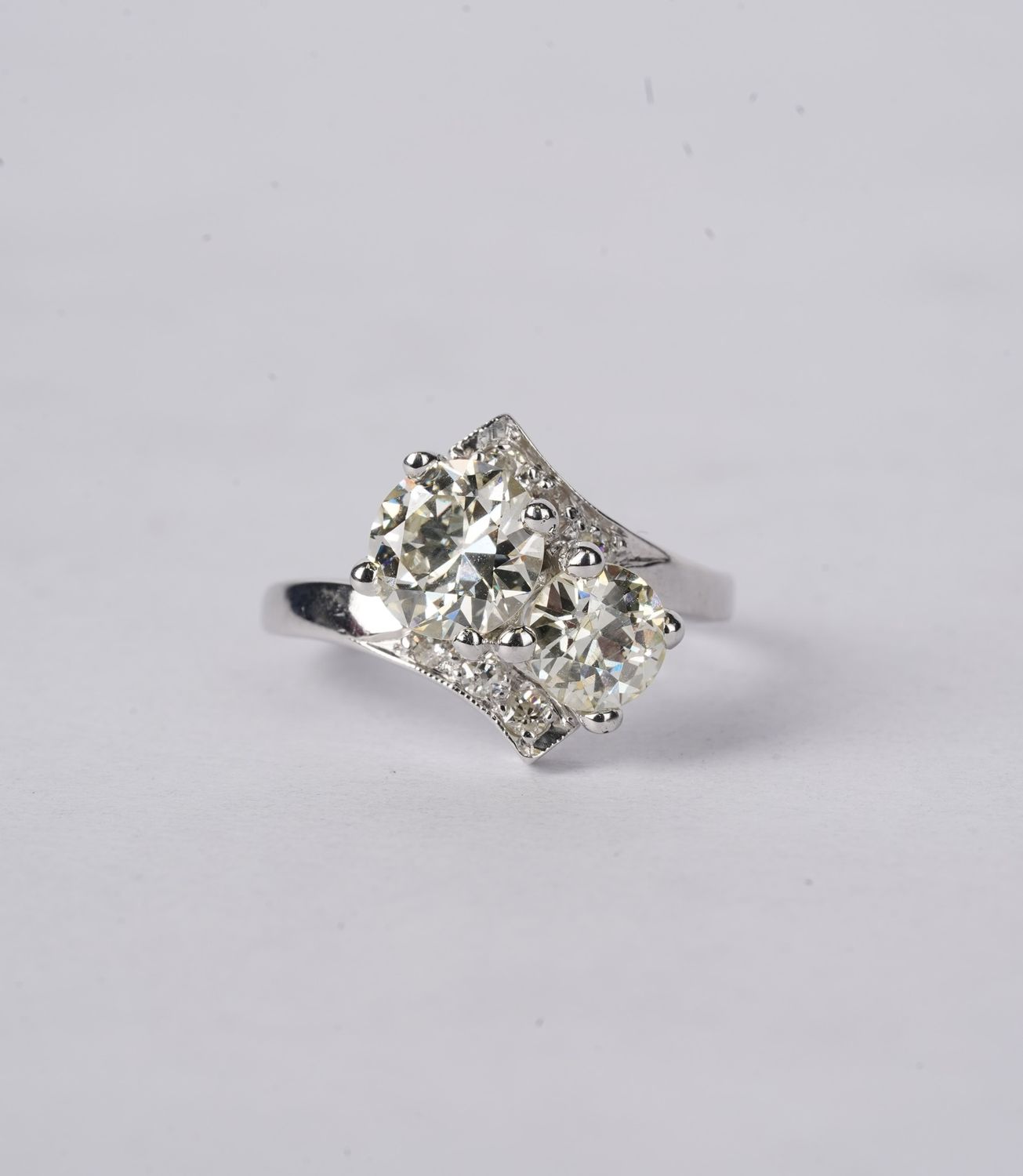DETT- Platinum 6.28g 3.27ctw European Diamond Fashion Vintage Ring (size 7.5)