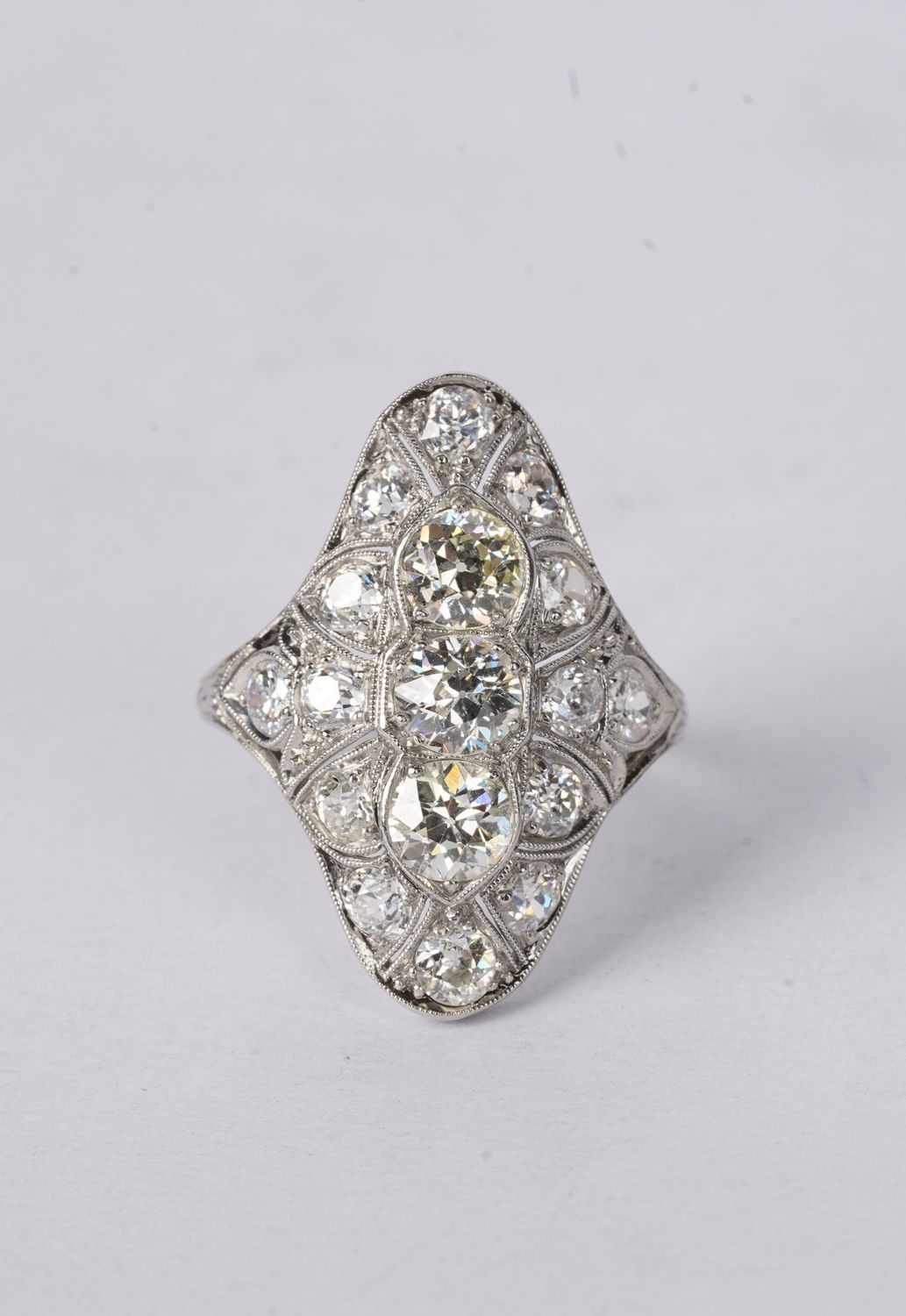 NTPT- Platinum 6.05g 3.34ctw European Diamond Vintage Ring (size 8)