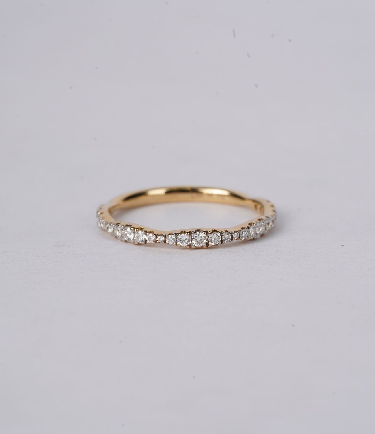 DVT- 18KY 1.56g .27ctw Diamond Stackable Band (size 6.5)