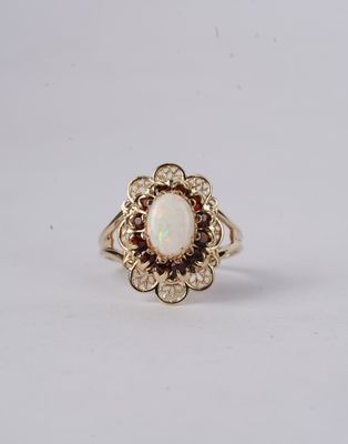 VNT- 10KY 3.20g 1.35ctw (.75ctr) Opal &amp; Garnet Fashion Ring (size 6.75)