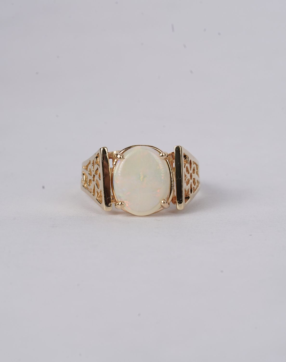 AAT- 14KY 3.85 2.00ct Opal Fashion Ring (size 7)