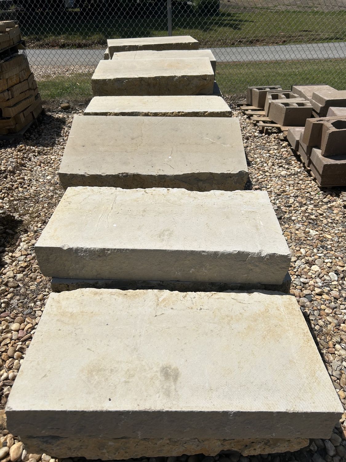 Step Treads, Colour: Texas Tan Sandstone, Size: 18x36