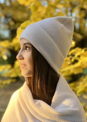 Kaszmirowa czapka jasny beż