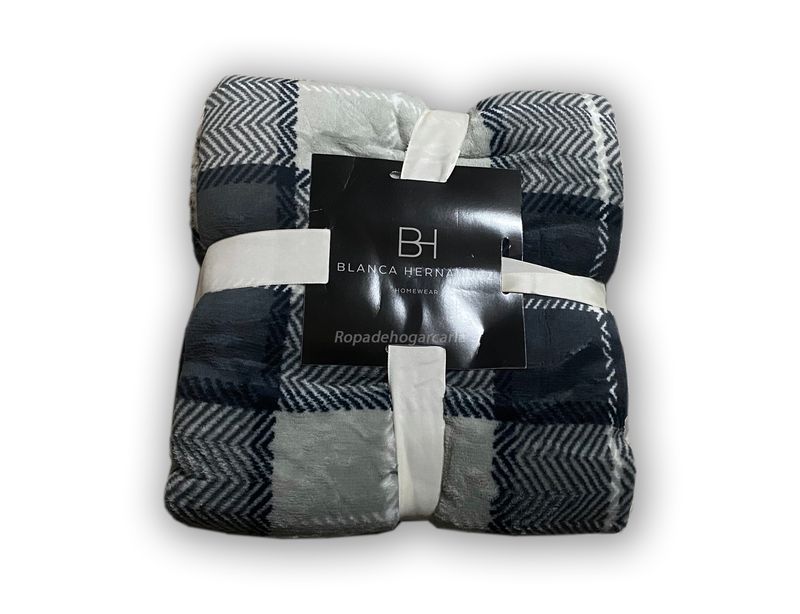 Manta Polar de Cuadros Negro/Gris - Blanca Hernández