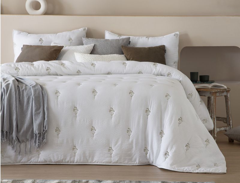 Colcha bouti Nadine bordado + fundas cojín