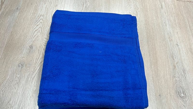 Toalla de Baño Azul Eléctrico