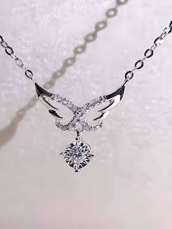 Elegant Wings Design Moissanite Diamond Necklace