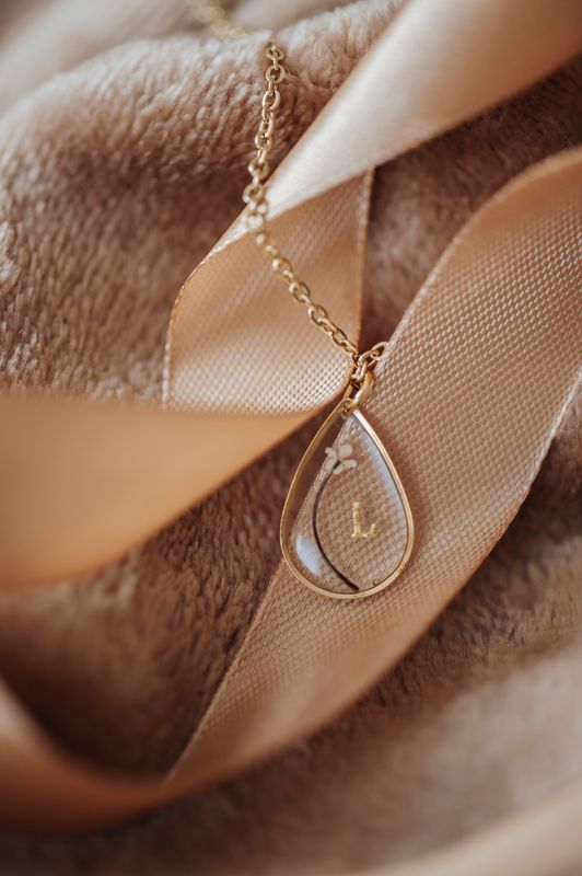 PERCE-NEIGE - Collier goutte collection Dentelle