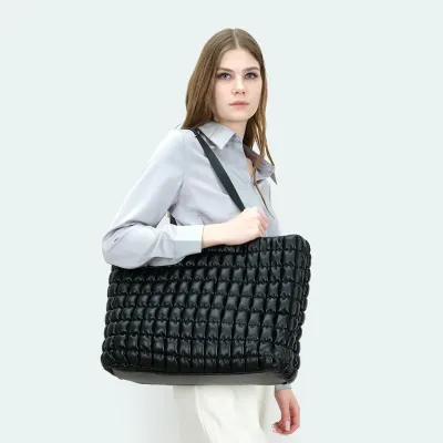 7077 Puff Cloud Tote