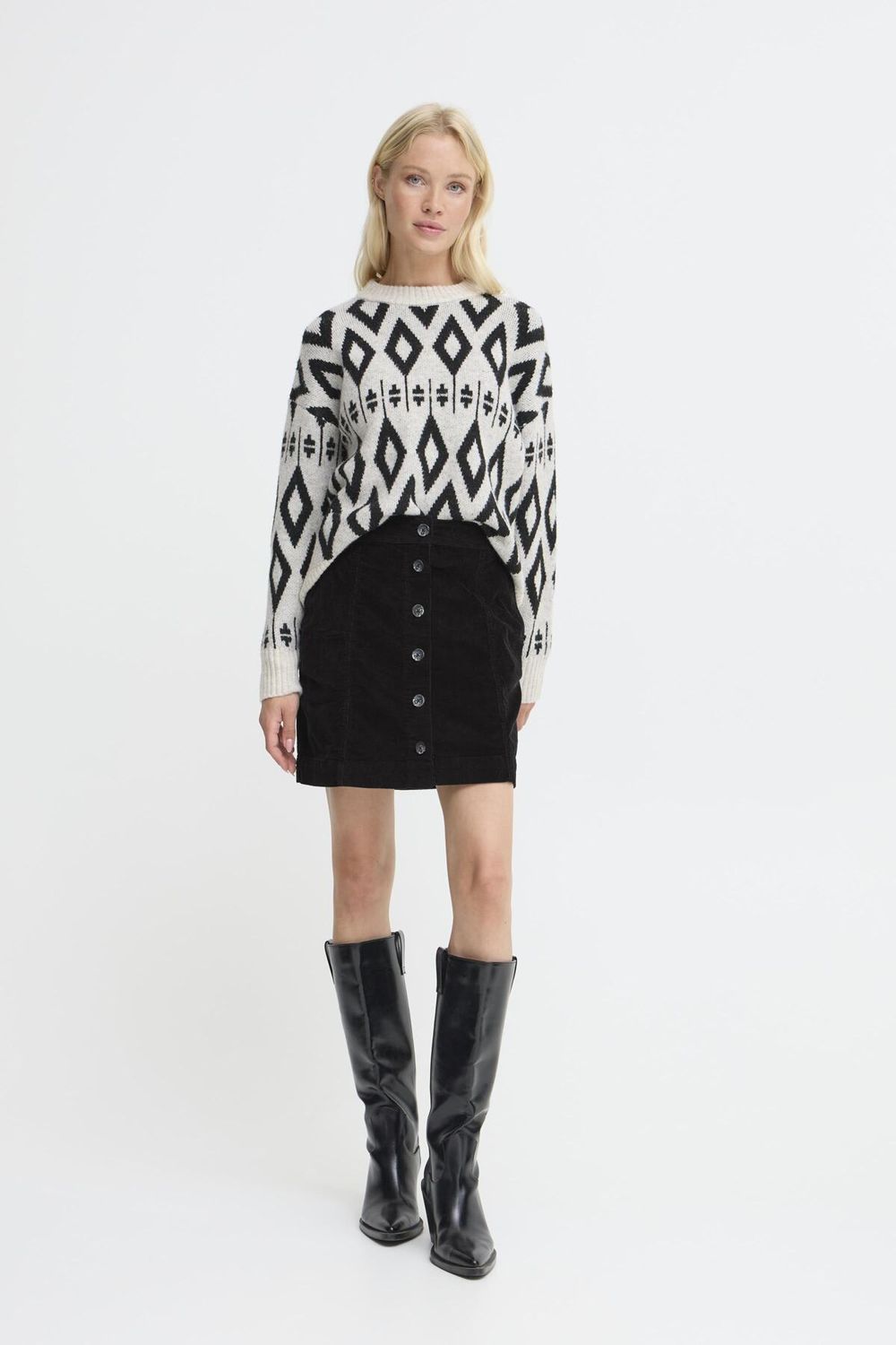 BYDASIK A SHORT SKIRT