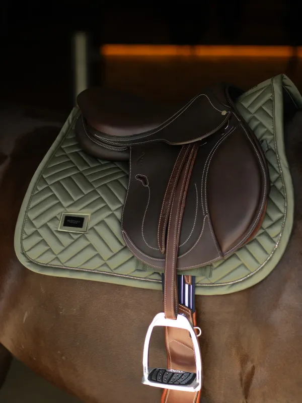 SET STTOSELLA E CUFFIA EQUESTRIAN STCKHOLM MODERN STIKING VALLEY