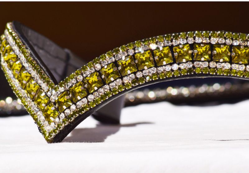 FRONTALINO PURE BRILLIANCE OLIVINE V SHAPE