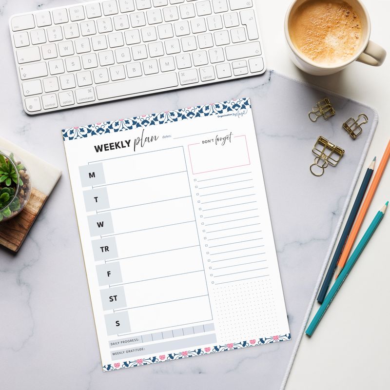 Weekly Planner Notepad (40 weeks undated)