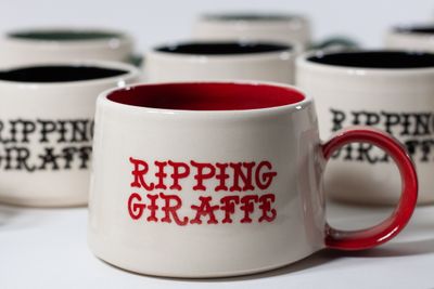 MUGS