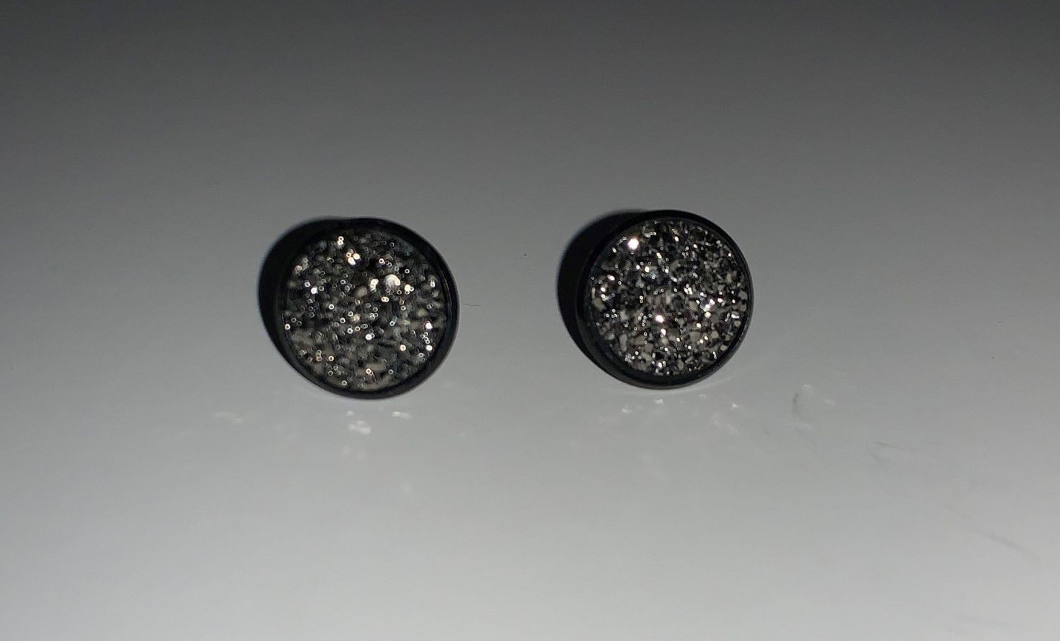 Earrings Small Cabochon Dark Silver Sparkle
