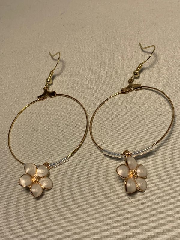 Large Hoop Earrings Pearl White Flowers on Gold Hoop with Gold Lined Pearl Beads