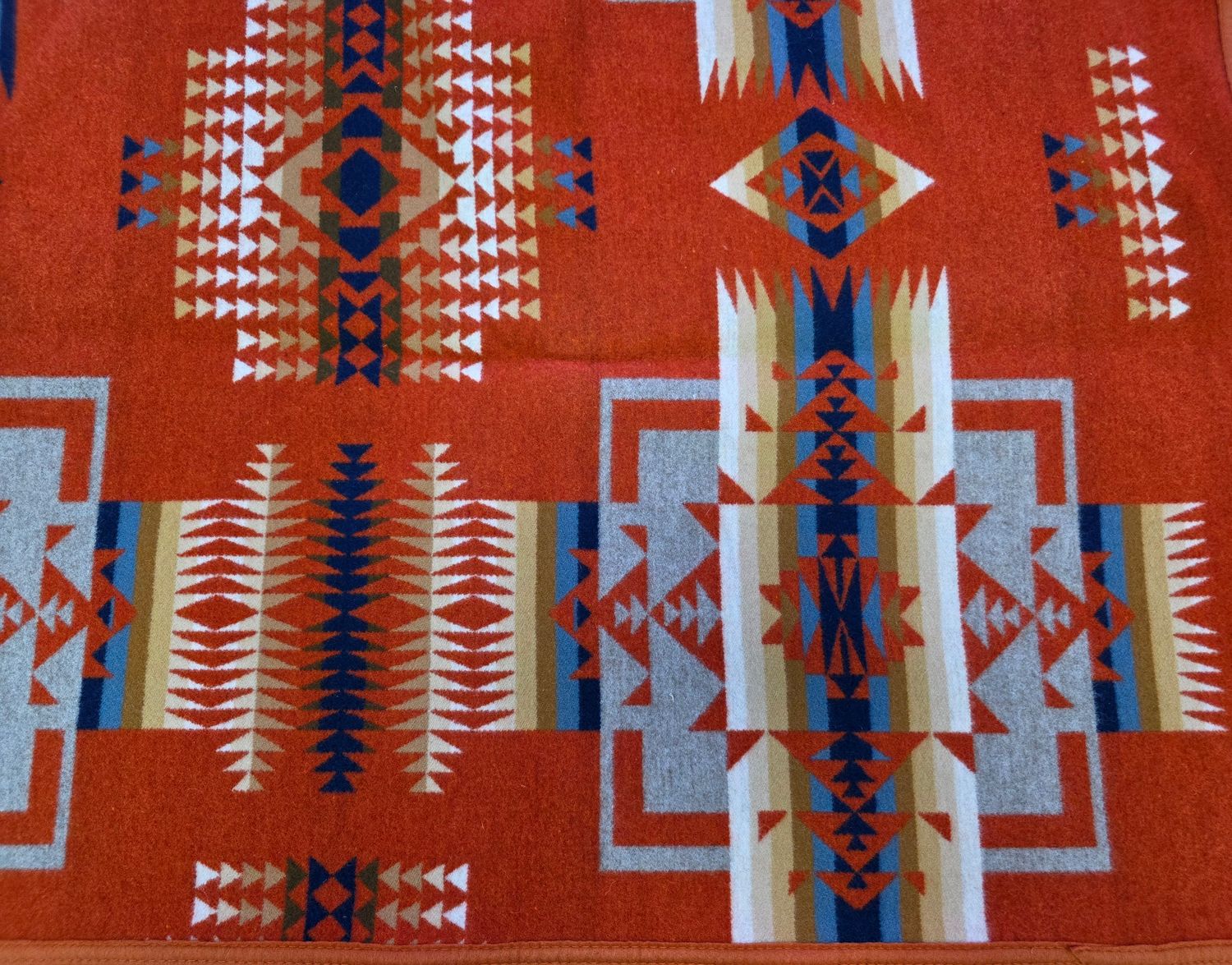 Pendleton Chief Joseph Jacquard Robe Chili