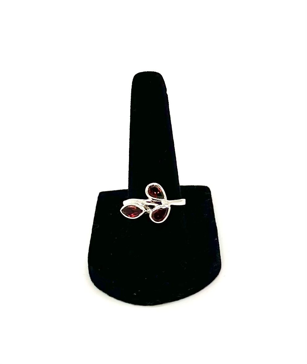 925 Sterling Silver Garnet Ring.         Size 7