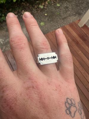 Razor-blade Ring