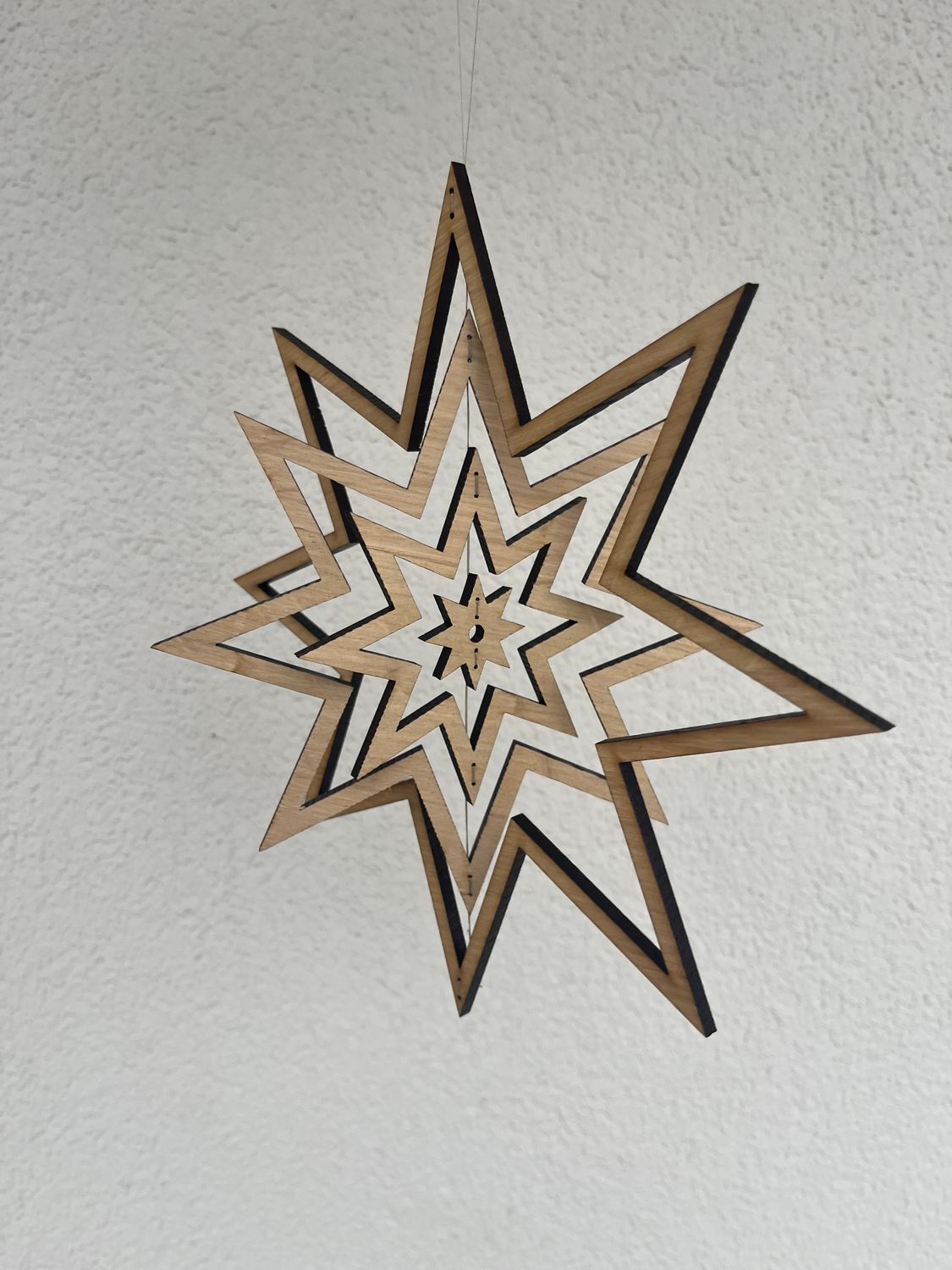 Stern aus Eichenholz