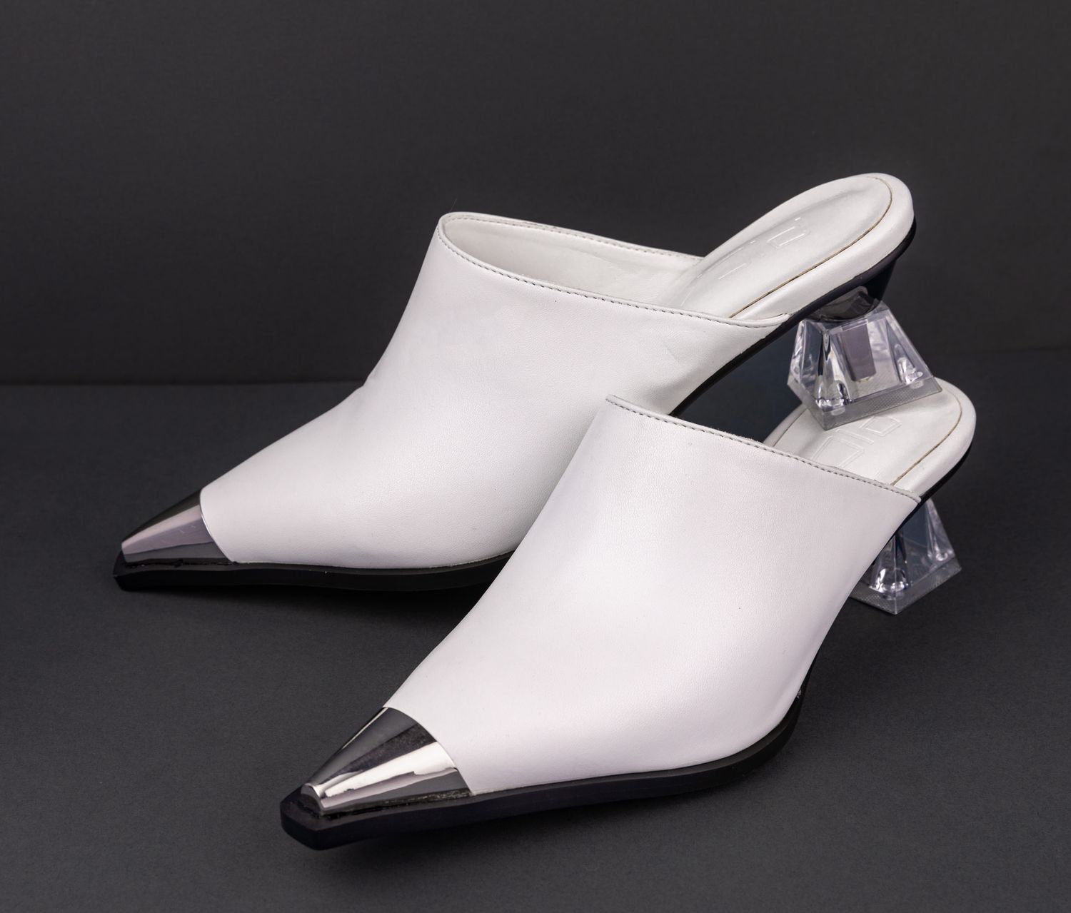 White Classic Simple Heel