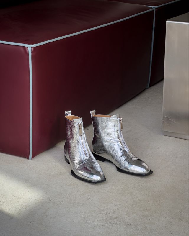 Silver square boot