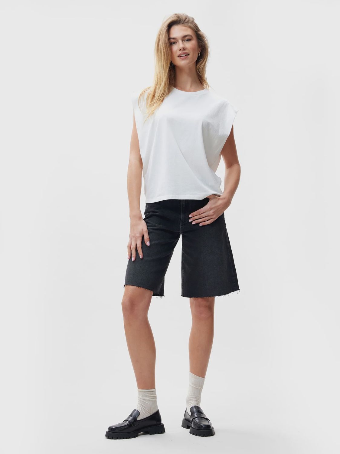 Folded shoulder singlet