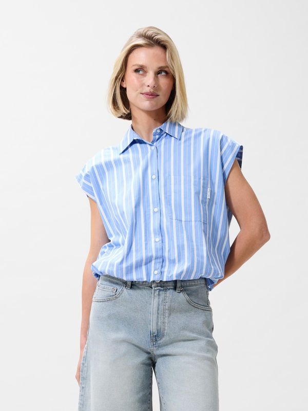 Sleeveless Tuck In Blouse