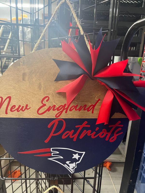 New England Door hanger w/ribbon