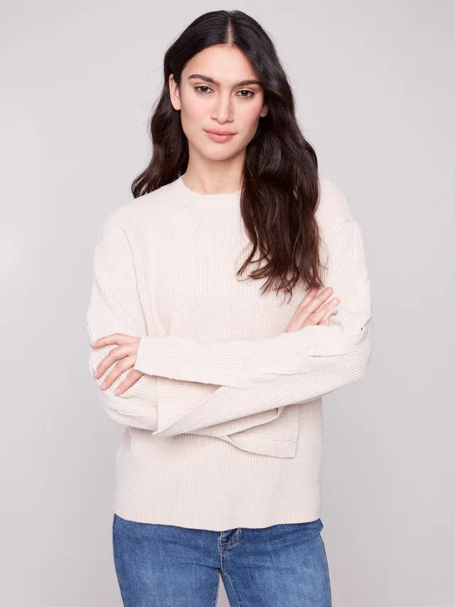 Sweater w/ Cable Detail at Middle