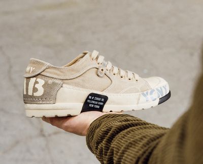 SNEAKER