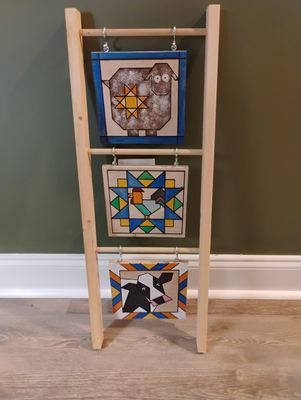Mini farmhouse quilt boards with ladder