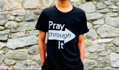 Kids Black Pray Through It T-Shirt(Unisex)