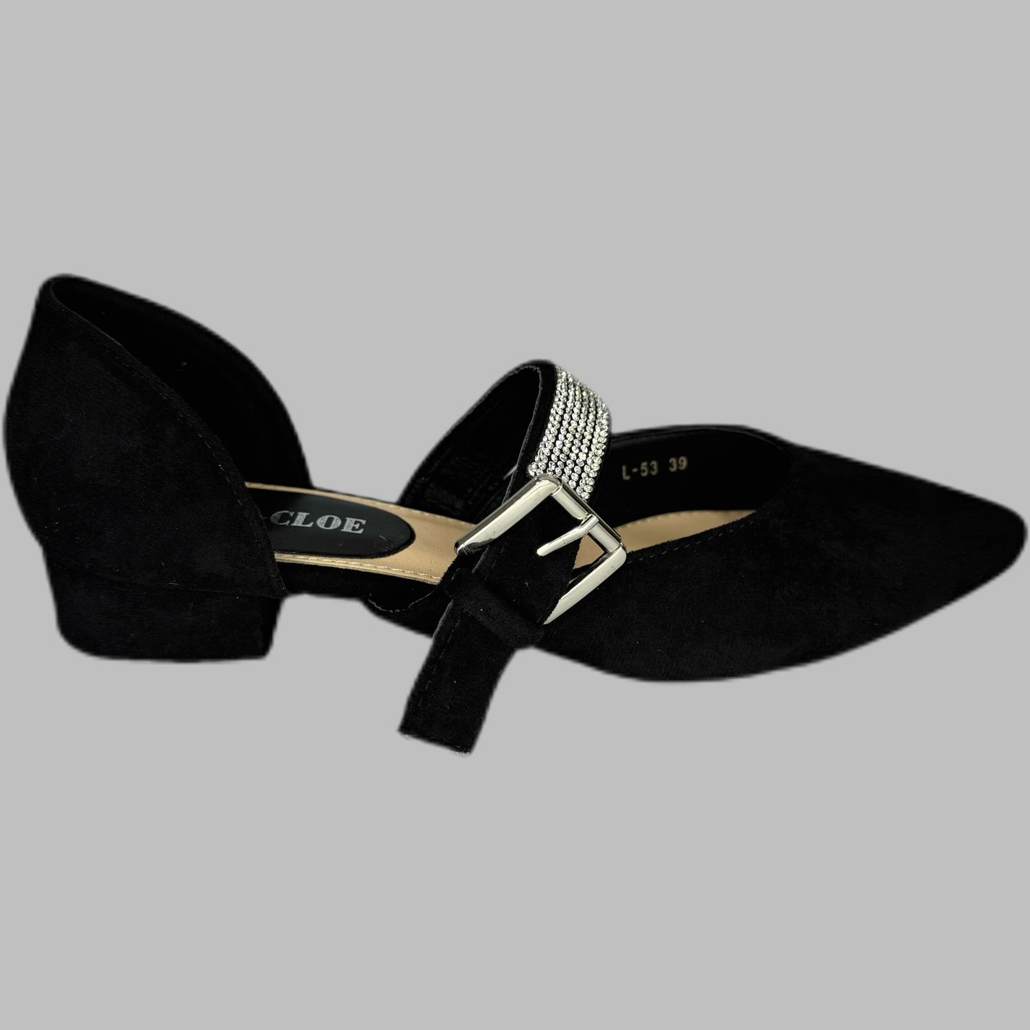 Black pumps
