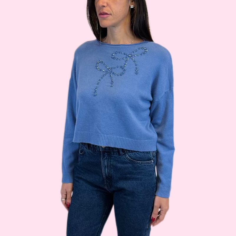 Crew neck sweater with decorative embroidery