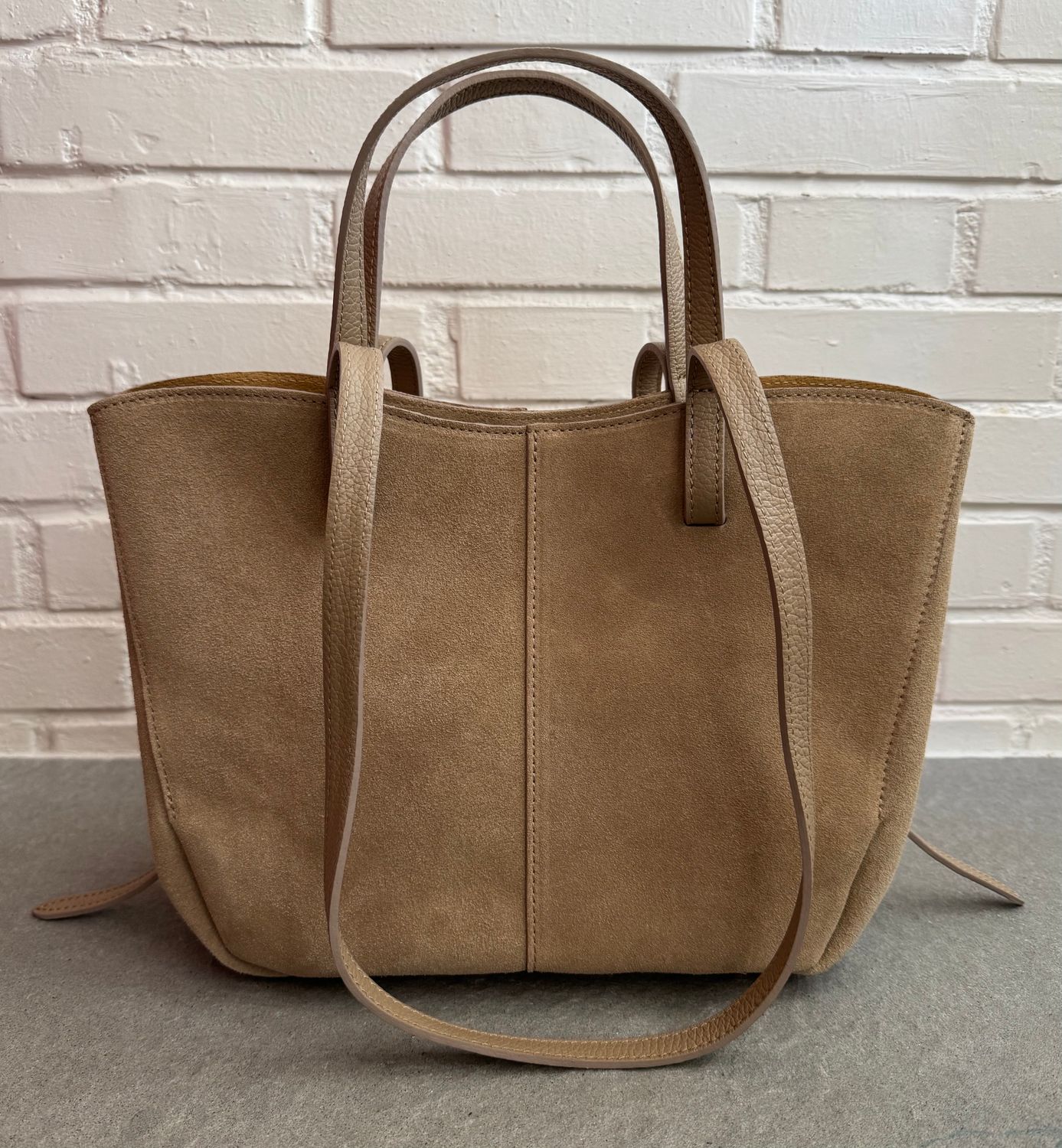 Borsa (Australia) Saint