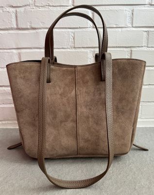 Borsa (Australia) Saint