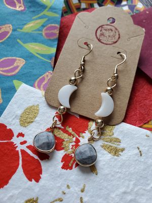 Moon Dangle Earrings (Gray)