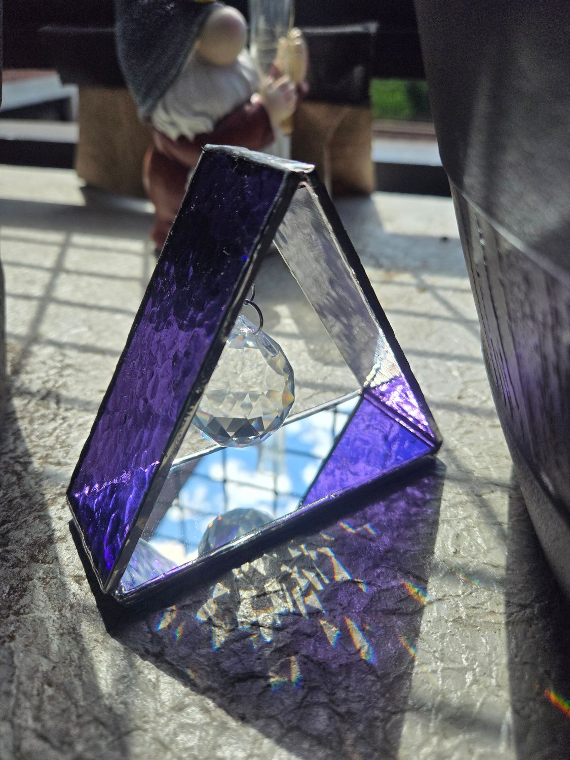 Standing Triangle Suncatcher (Violet)