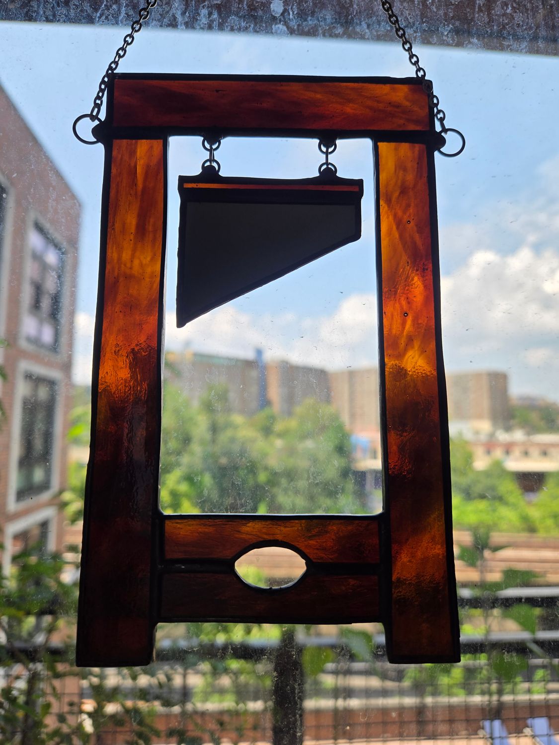 Guillotine (Brown)