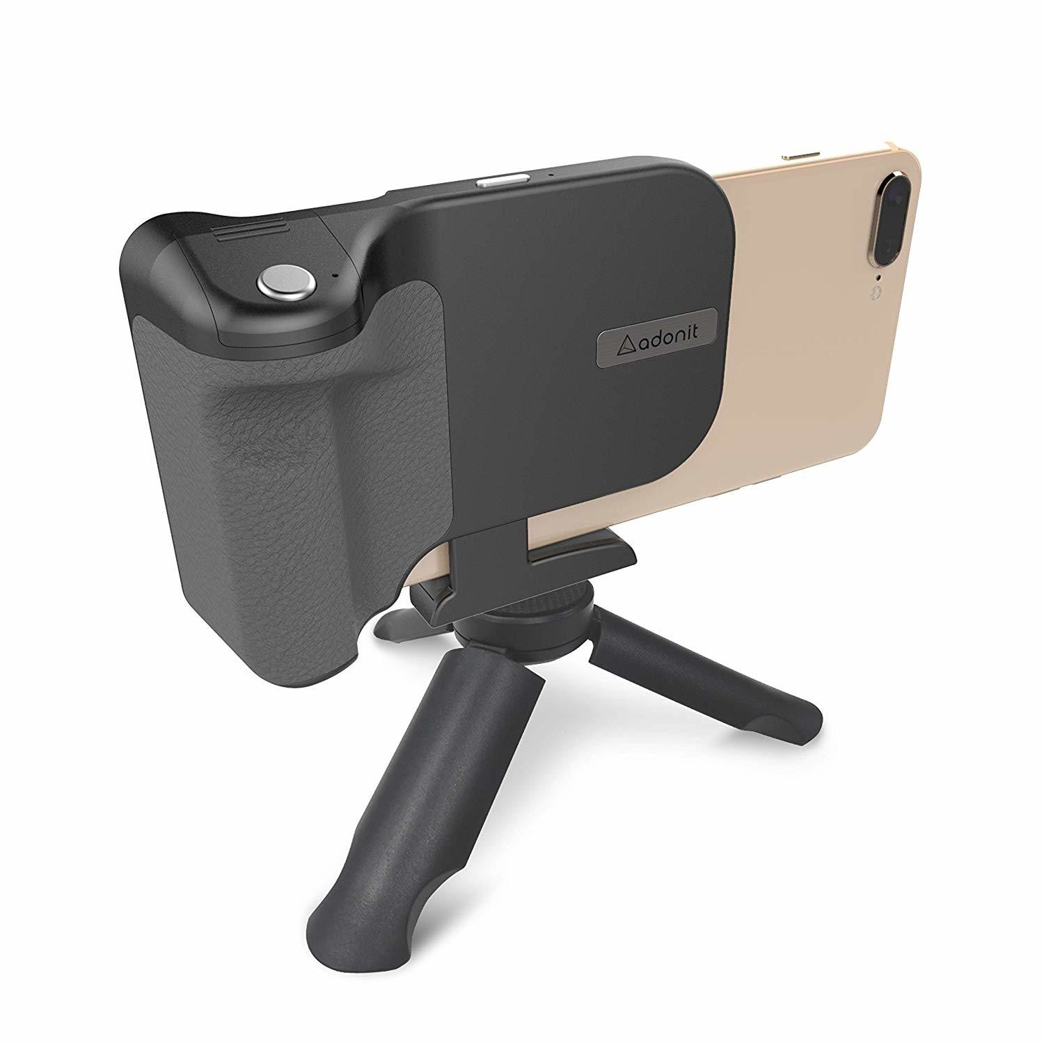Adonit PhotoGrip Qi, disparador de cámara Bluetooth remoto + cargador inalámbrico + trípode + agarre para Smartphone para iPhone, Samsung, Sony, todos los teléfonos con Qi-Enable,Negro.