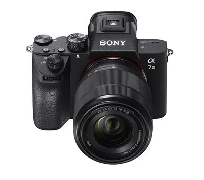 Sony Alpha a7 III Full Frame Mirrorless Digital Camera with 28-70mm Lens, Nueva
