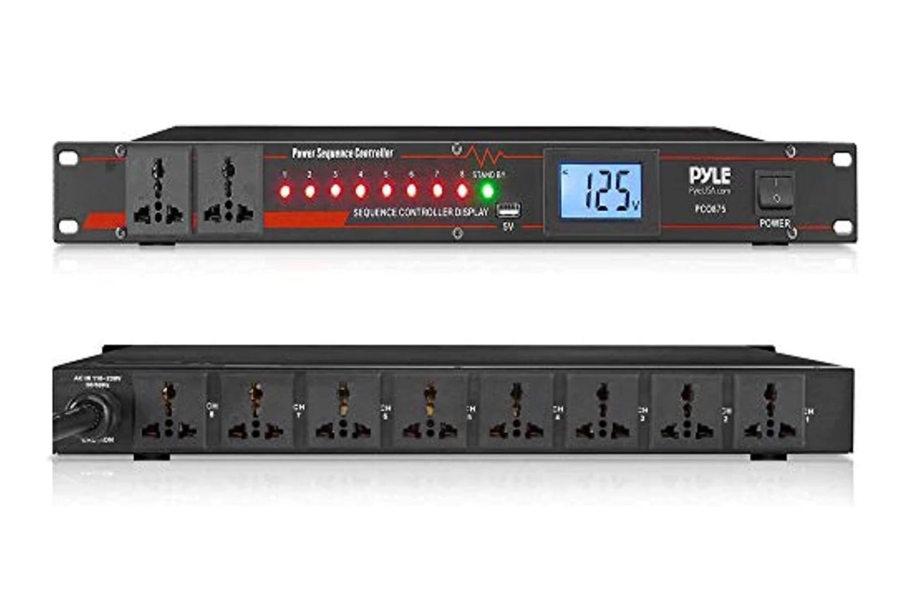 Acondicionador secuenciador de potencia de 10 tomas Pyle - Regulador controlador de fuente de alimentación digital de audio profesional de 13 A y 2000 W para montaje en bastidor con lectura de voltaje