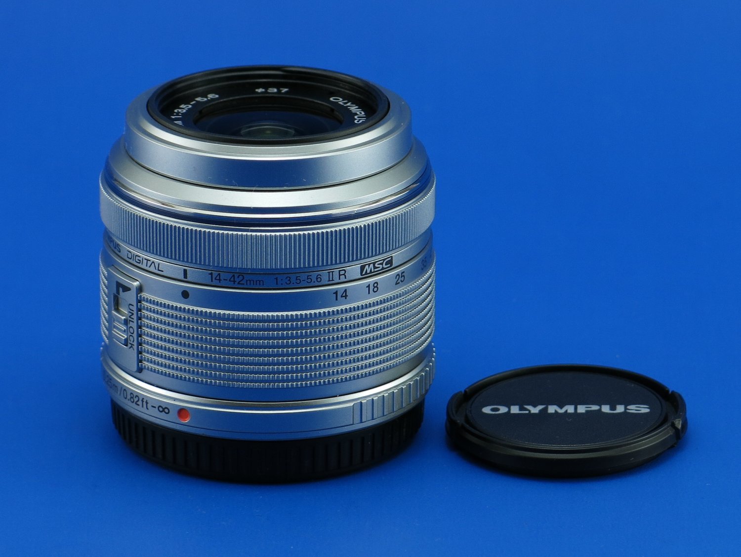 Olympus 14-42mm f/3.5-5.6 Ver. II R, Interchangeable Lens for Olympus / Panasonic Micro 4/3 Cameras