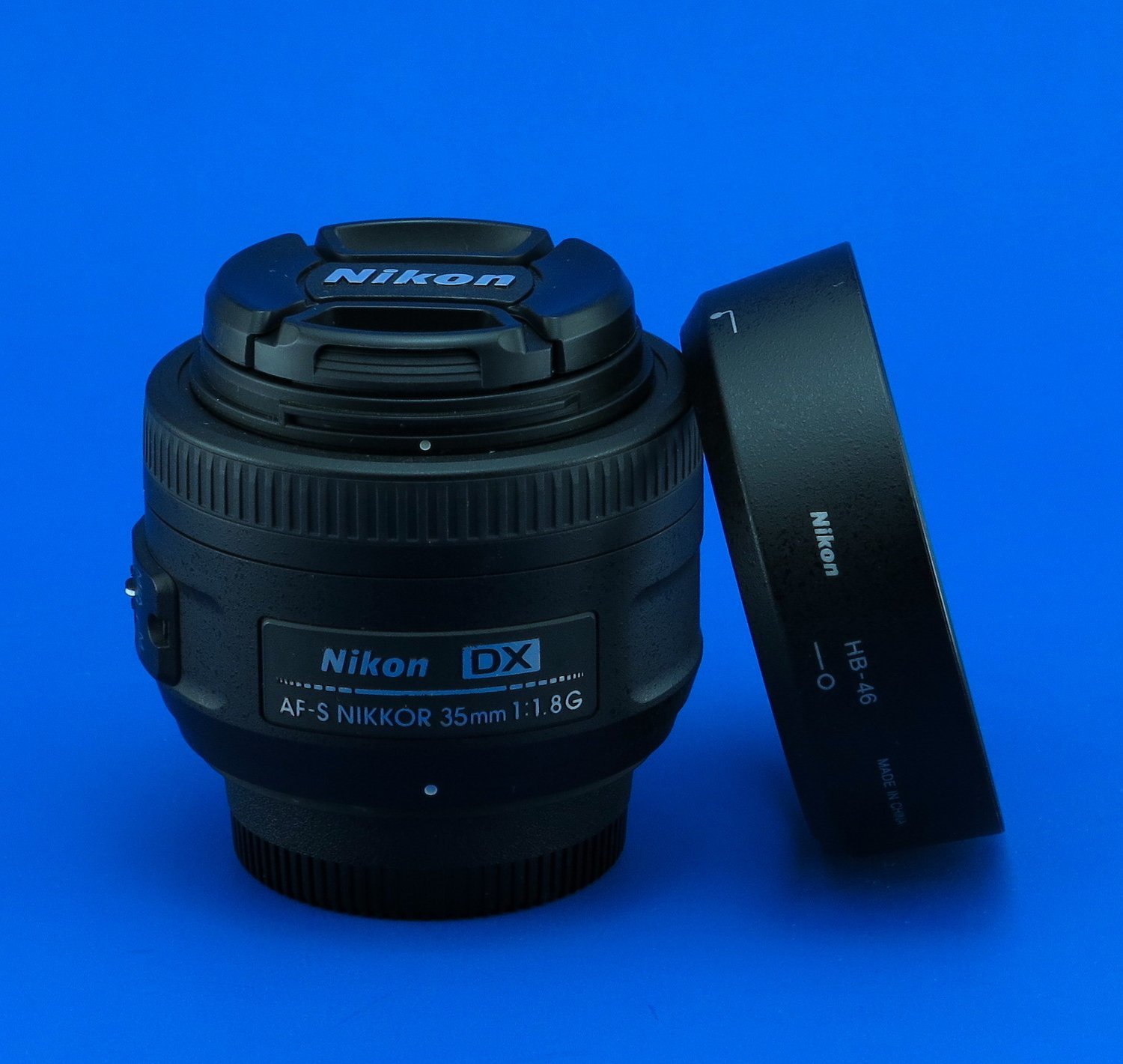 Nikon AF-S DX NIKKOR 35mm f/1.8G Lens with Auto Focus for Nikon