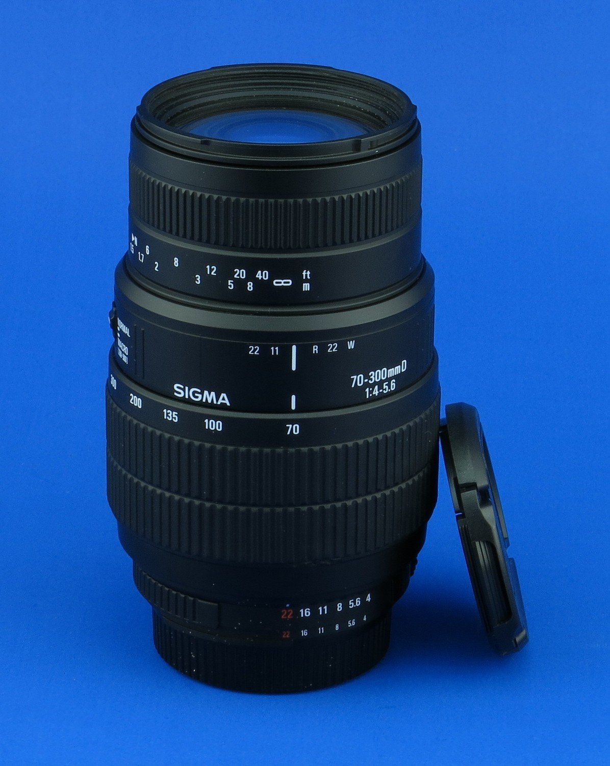 Sigma AF-D 70-300mm f/4.0-5.6 Macro Zoon Lens for Nikon SLR and DSLR cameras