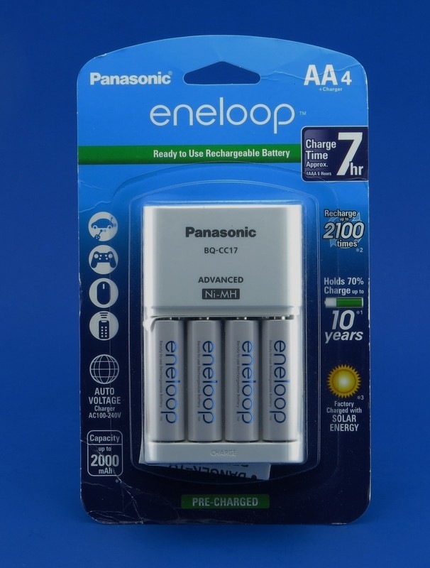 Cargador + 4 baterias Eneloop
