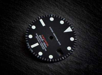 Sub 1680 Red wht lume dial