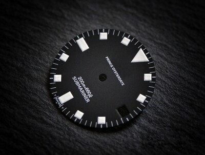 T Sub 9411 blk wht lume dial