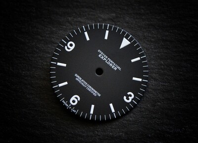 ExI 1016 matte wht lume dial